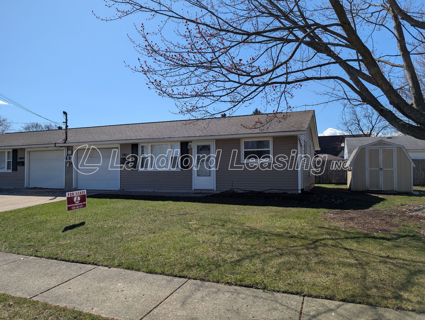 Lorain Townhome: 2011 Mark Drive