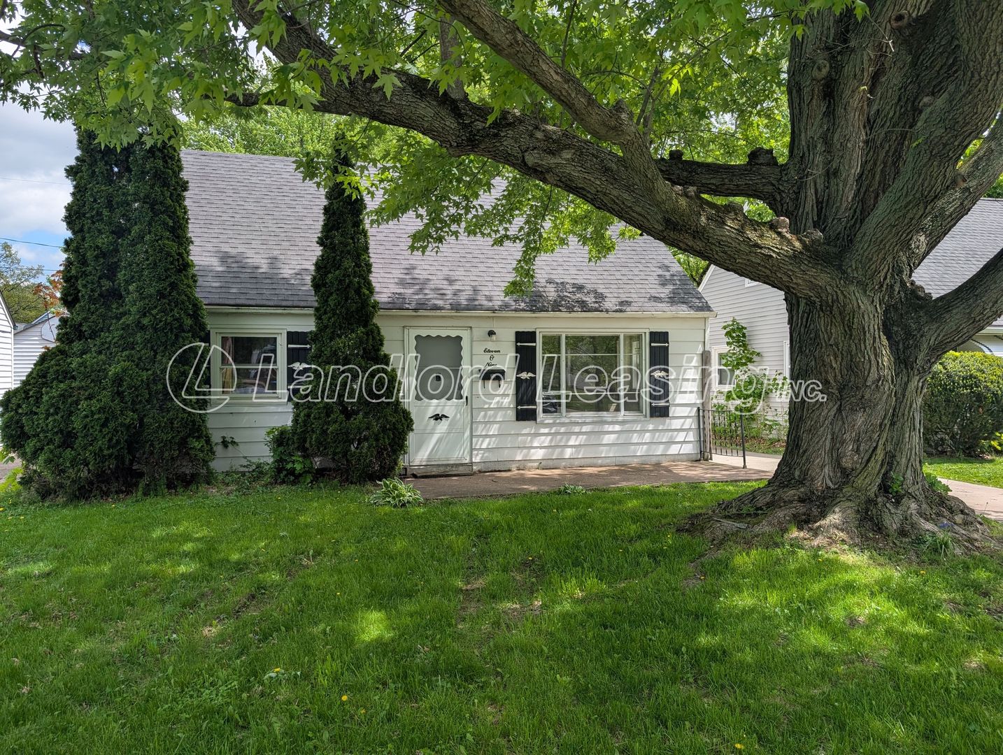 Lorain House: 1109 Euclid Avenue