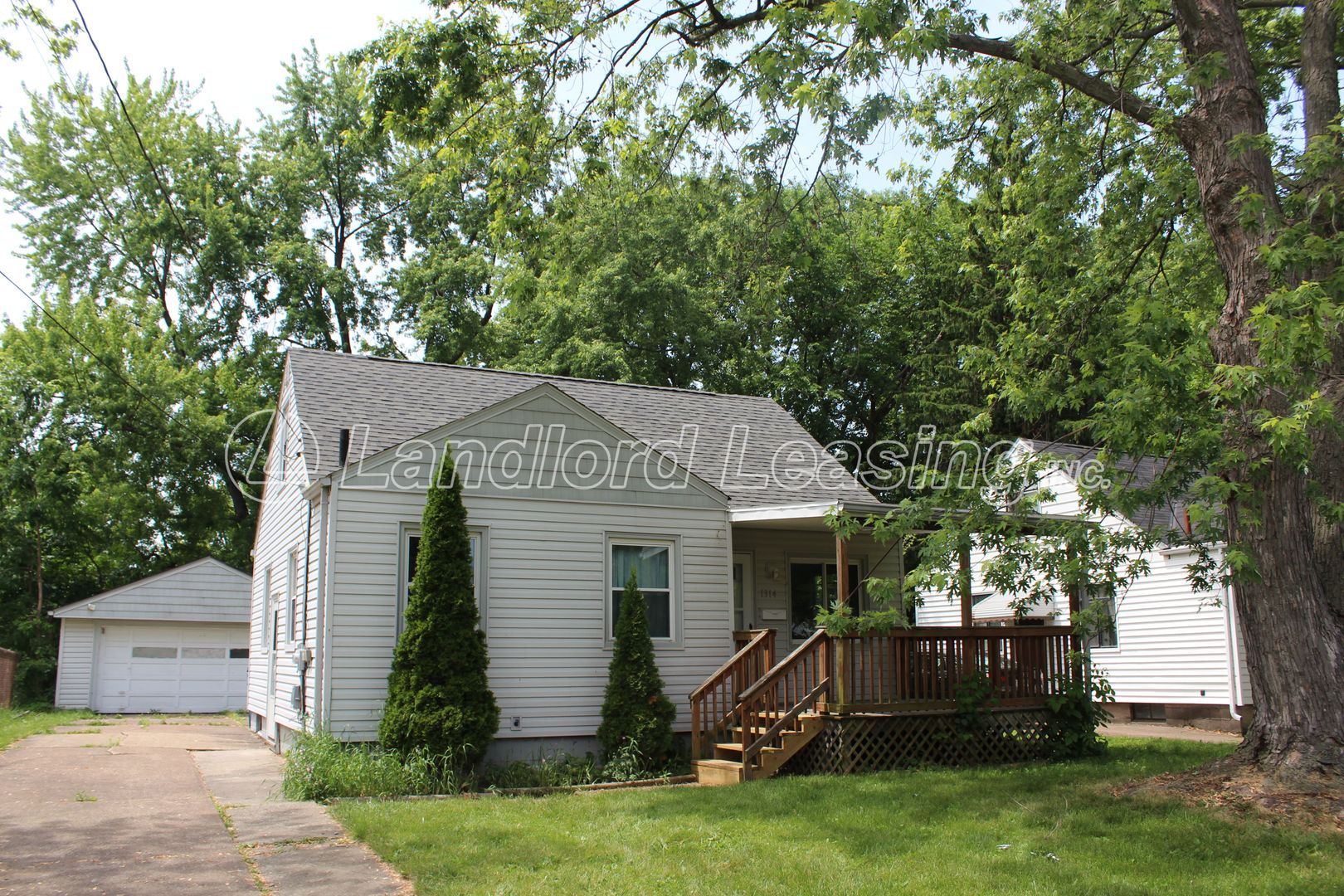 Lorain House: 1314 Cedar Drive