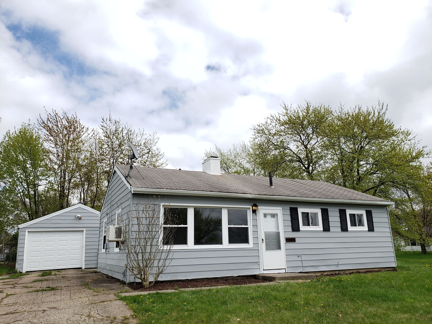 Lorain House: 4313 Tacoma Avenue