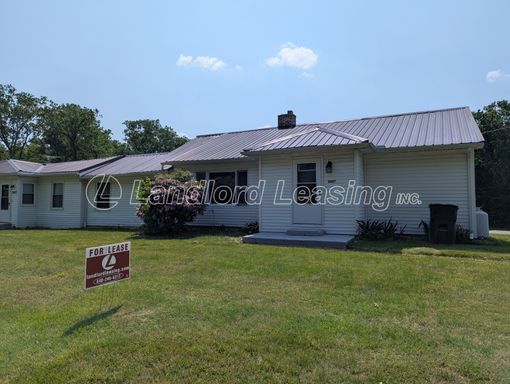 Country Living Spacious Ranch Duplex with 2.5-Car Garage! – photo 1