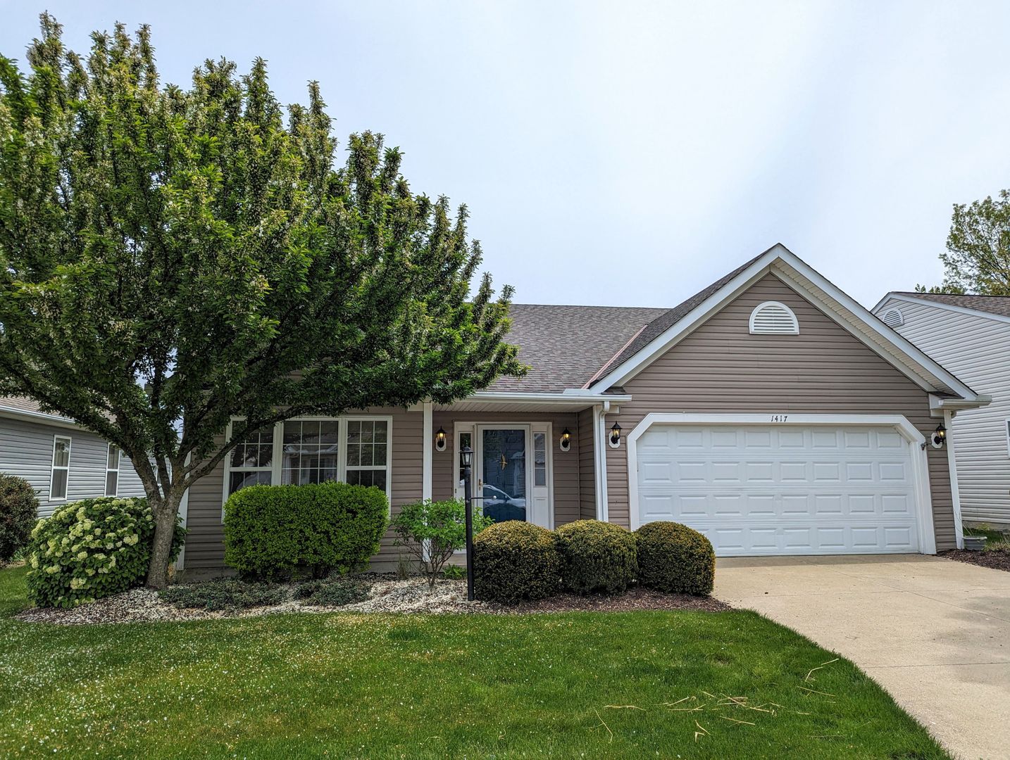 Avon House: 1417 Hollow Wood Lane