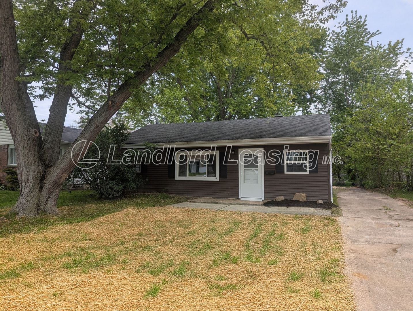 Lorain House: 629 Vermont Drive