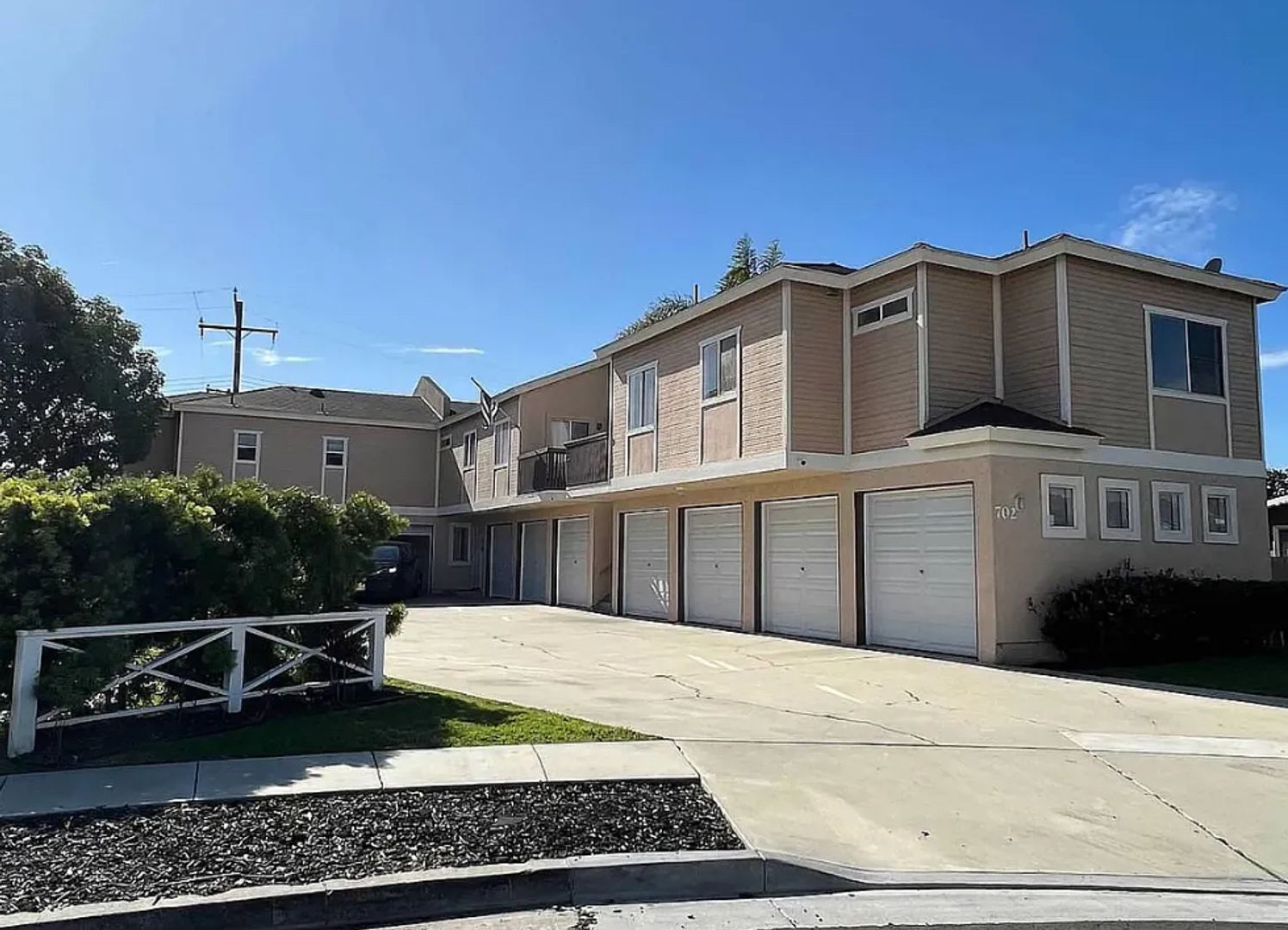 Huntington Beach Apartment: 702 Jay Cir.