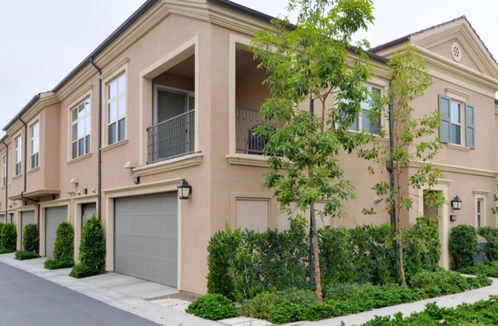 Irvine House: 54 Kempton