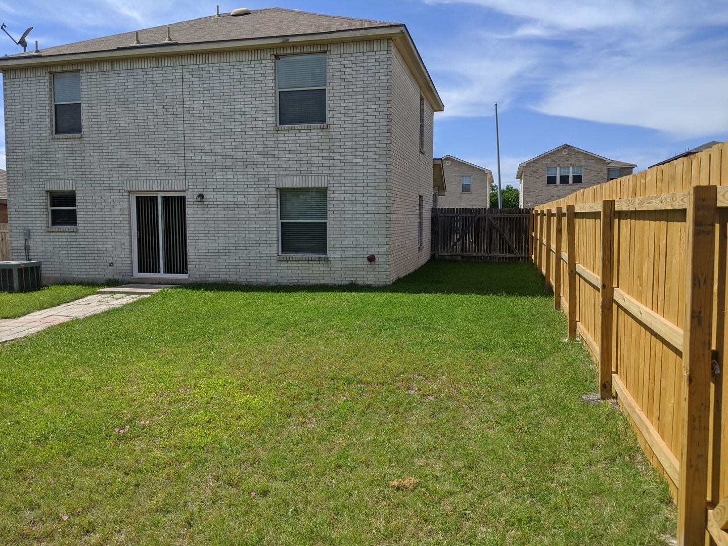 Converse House: 8163 Heights Valley