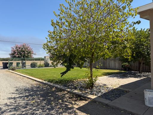 Country home – photo 1