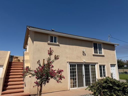 Upstairs 2 bedroom 1 bath country unit – photo 1