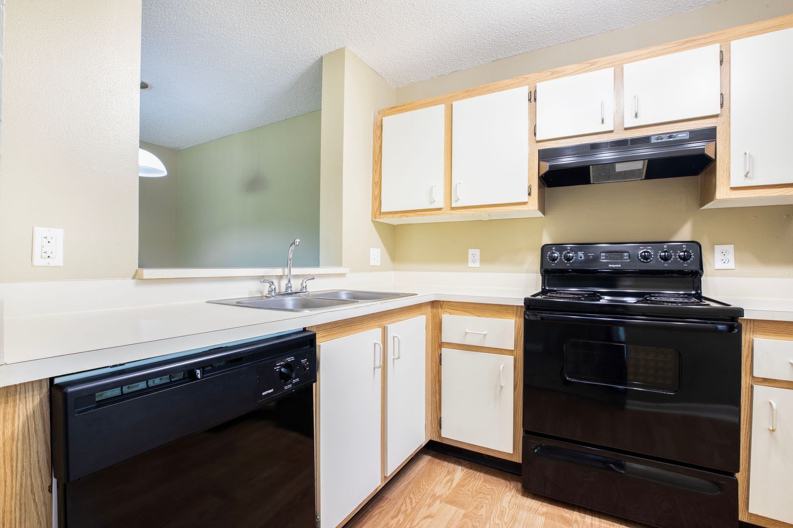 Coral Springs Apartment: 2801 Northwest 91st. Ave.