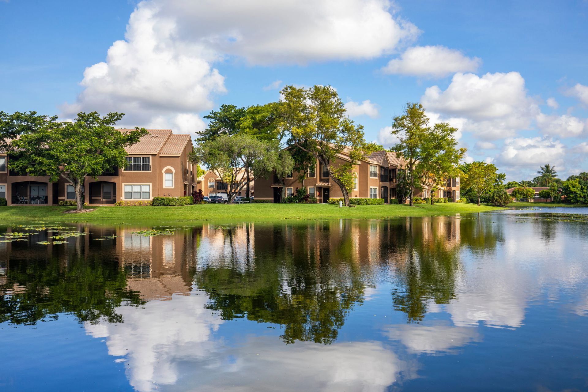 Coral Springs Apartment: 2801 Northwest 91st. Ave.