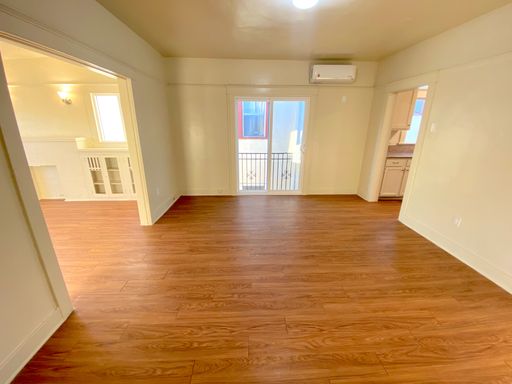***Highland Park - Large Vintage 1 Bed 1 Bath Den/extra bedroom*** – photo 1