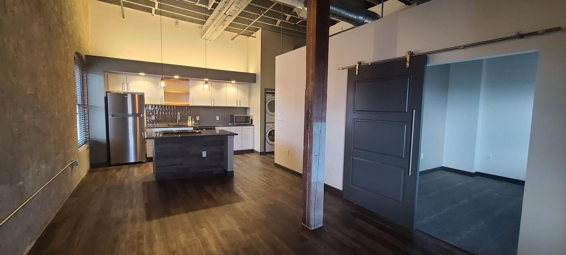 Wichita Apartment: 619 E William St