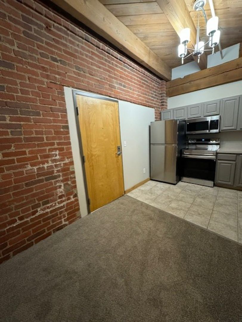 Cleveland Apartment: 1300 West Ninth Street
