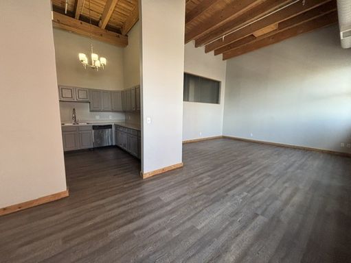 Three times the fun! Delightful 3 bedroom with a River View – photo 1