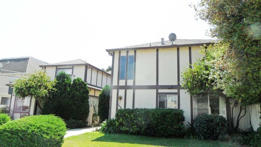 3 bed/1.5 bath in fourplex. Blue Hills, Miller Middle, Lynbrook High. – photo 1