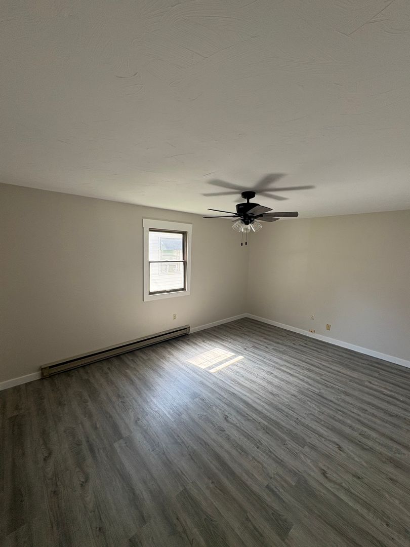 Murphysboro Apartment: 2202 Illinois Ave