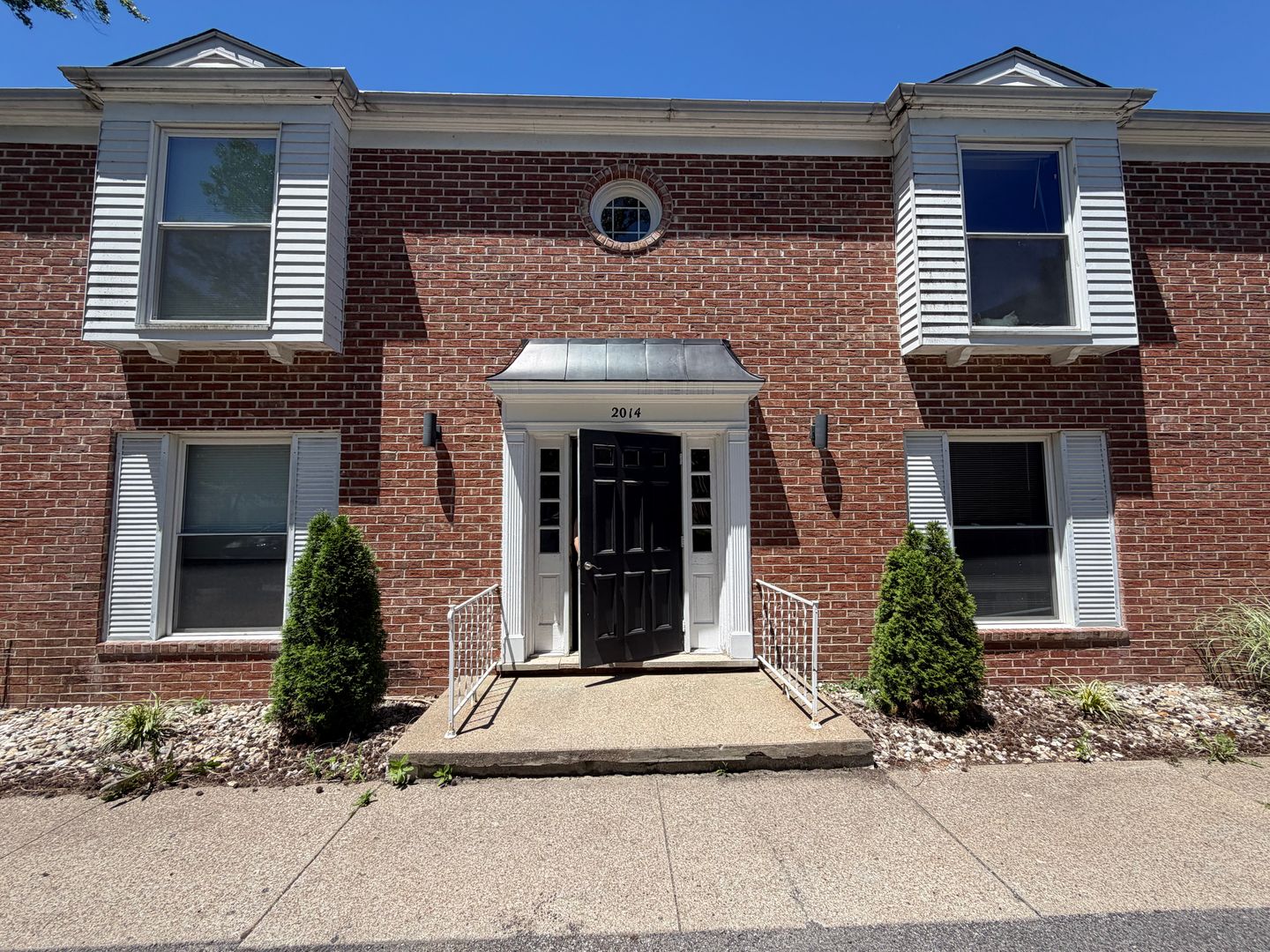 Carbondale Apartment: 2014 Wood River Dr