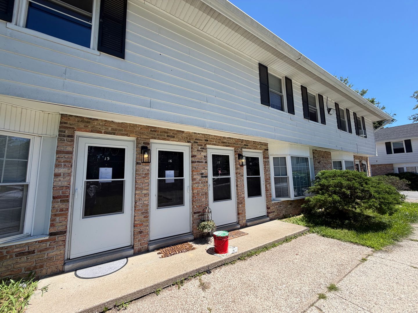 Carbondale Apartment: 2006 West Woodriver Drive