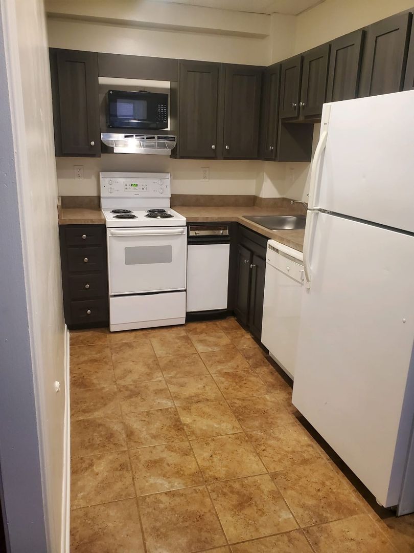 Washington Apartment: 3707 Woodley Road, NW