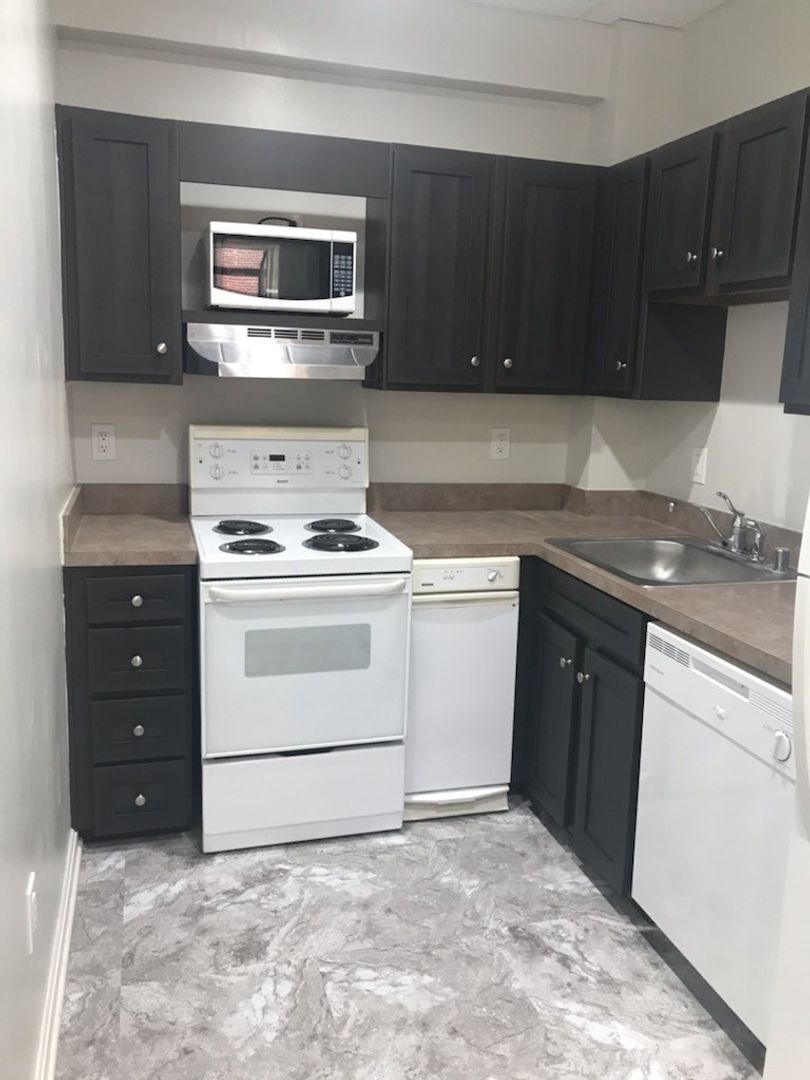 Washington Apartment: 3707 Woodley Road, NW