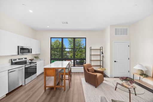 923 S State St Unit 305