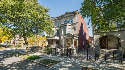4537 S King Drive Unit 3 – photo 1
