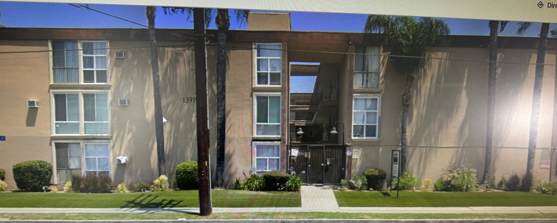 Sherman Oaks Apartment: 13919 Burbank Ave
