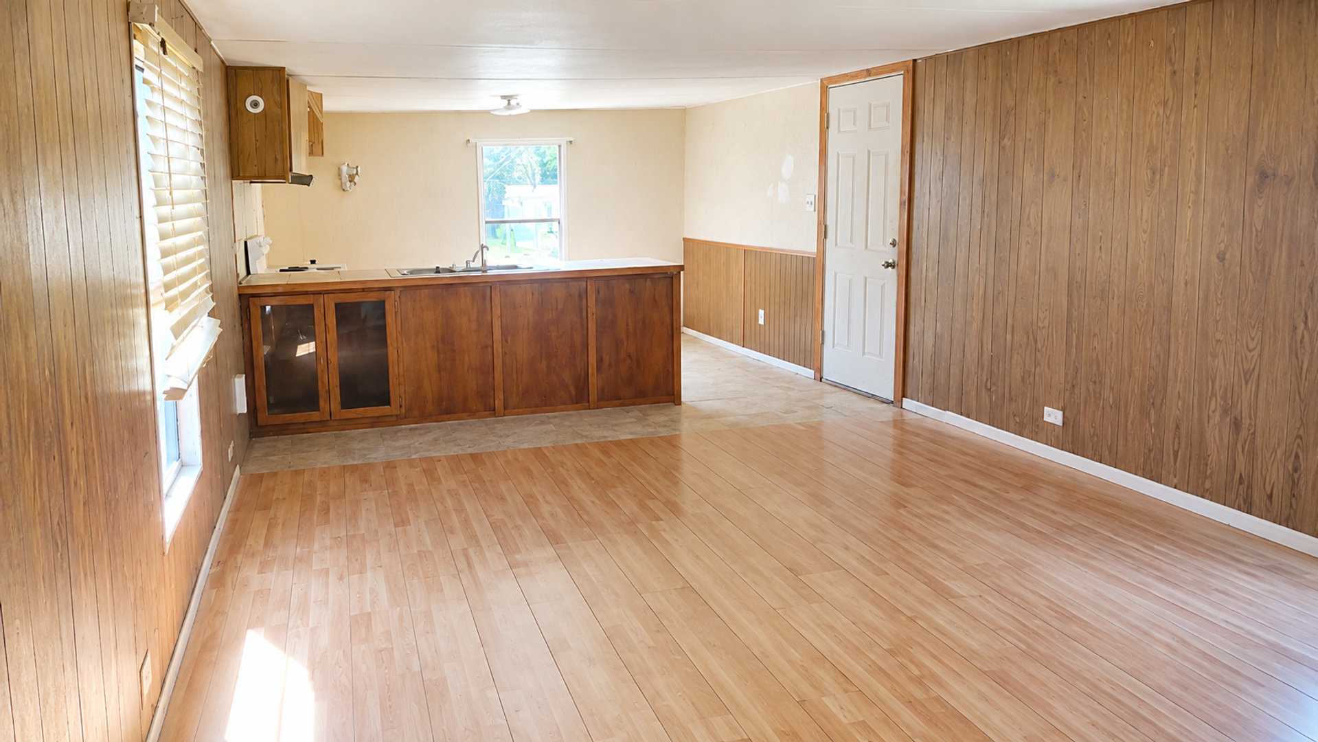 Poteau Apartment: 401 Brown St