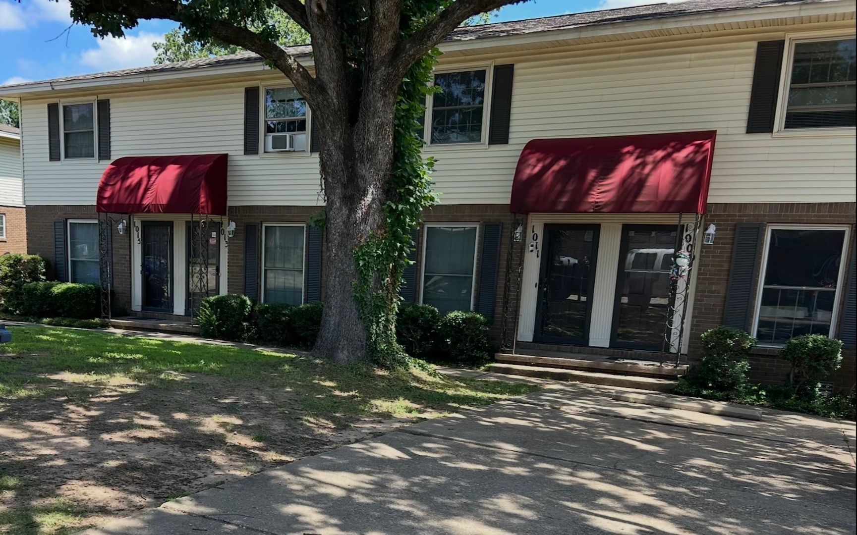 North Little Rock Townhome: 1009-1115 W Scenic Dr