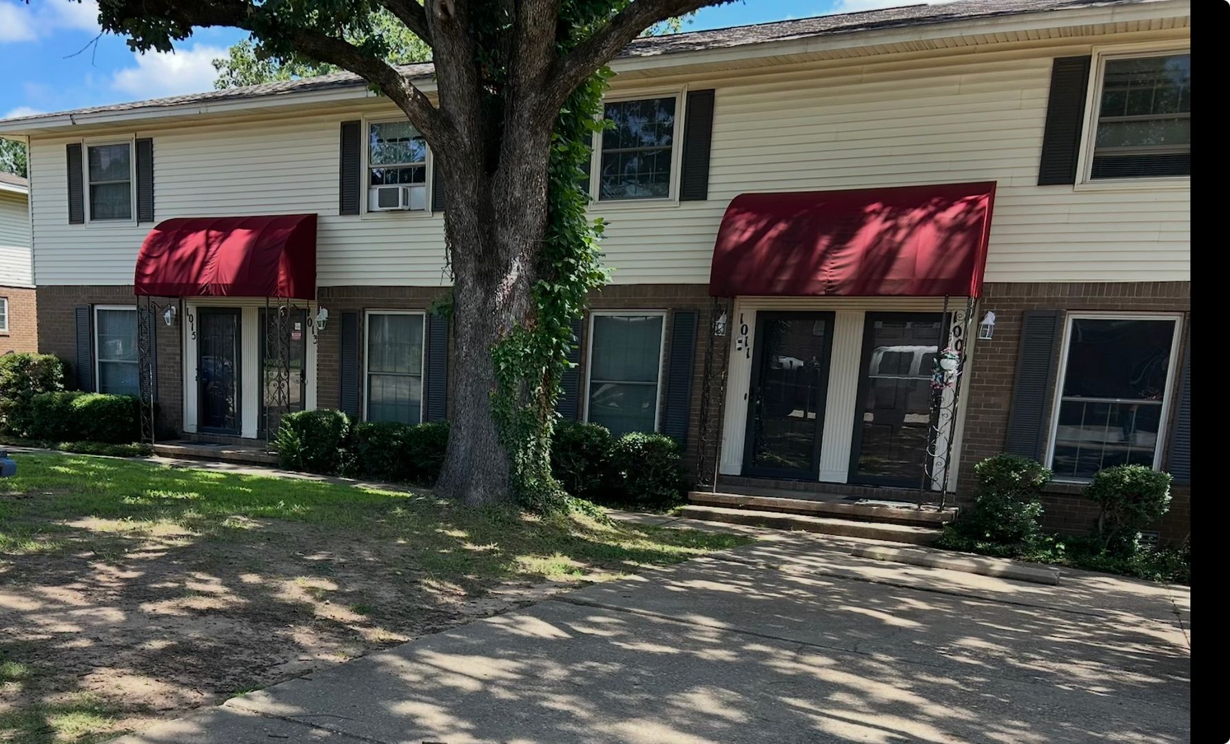 North Little Rock Townhome: 1009-1115 W Scenic Dr