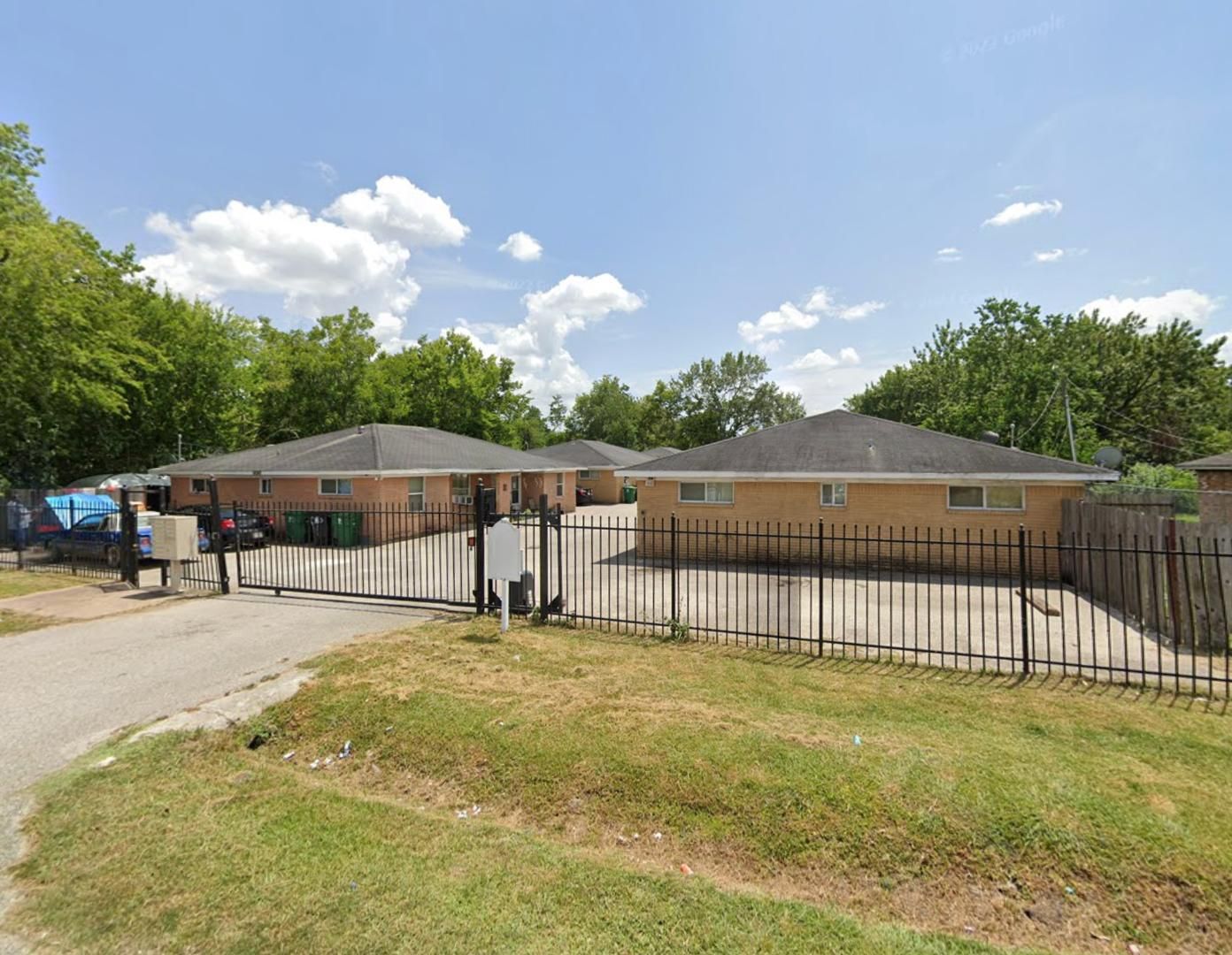 Houston Apartment: 5010 Carmen St