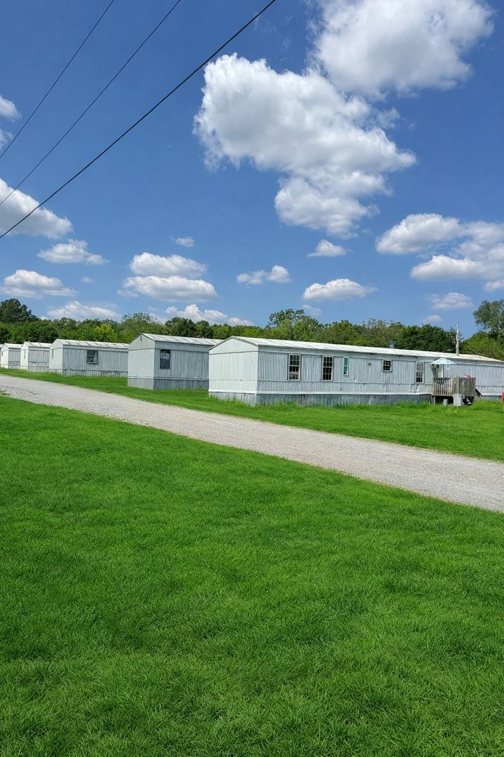 West Plains Apartment: 1111 Lanton Road