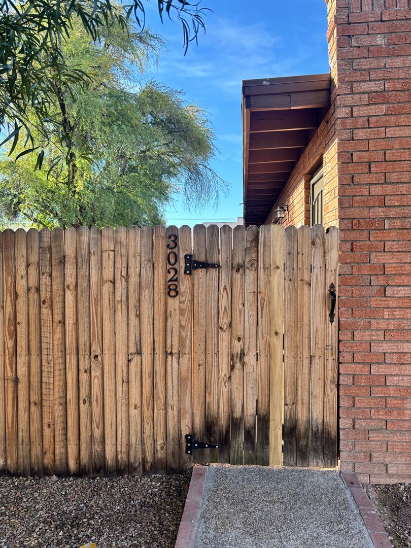 Tucson Apartment: 3028 N Edith Blvd