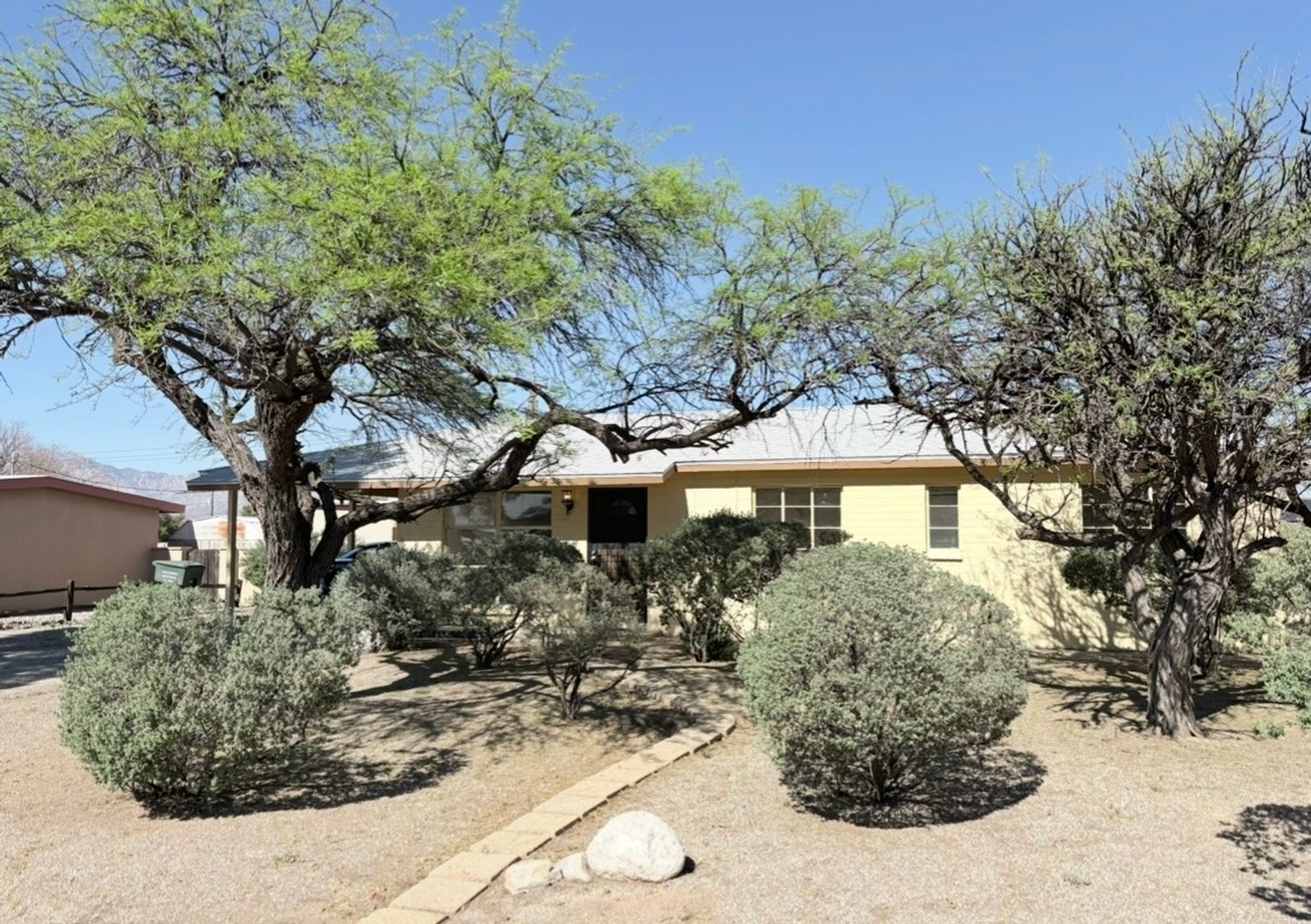 Tucson House: 1101 S Duquesne Dr