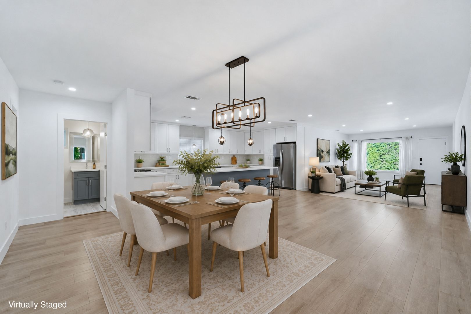Los Angeles House: 2122 S Highland Ave