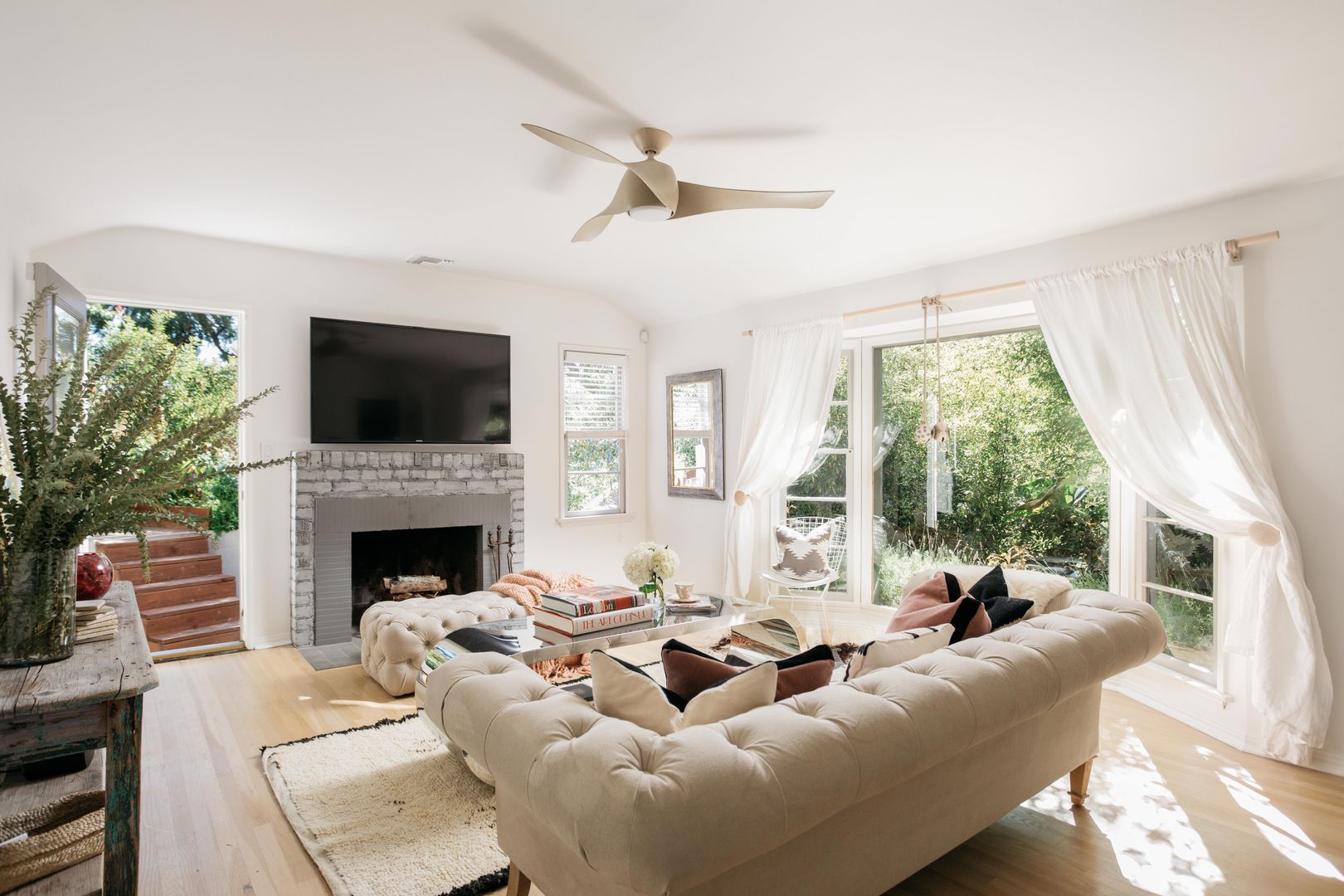 Los Angeles House: 2230 Fink St