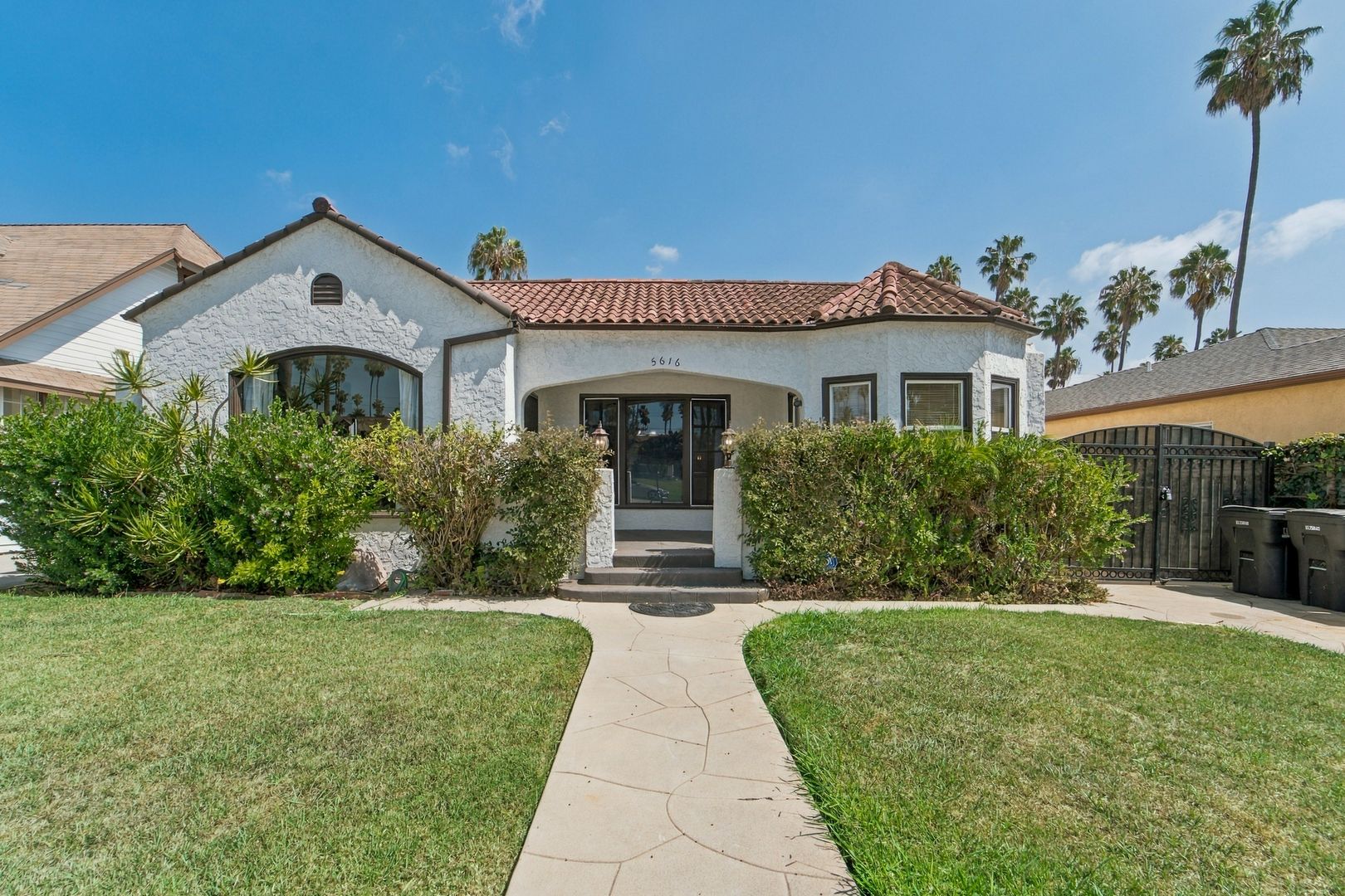 5616 S. Rimpau Blvd 1 of 12