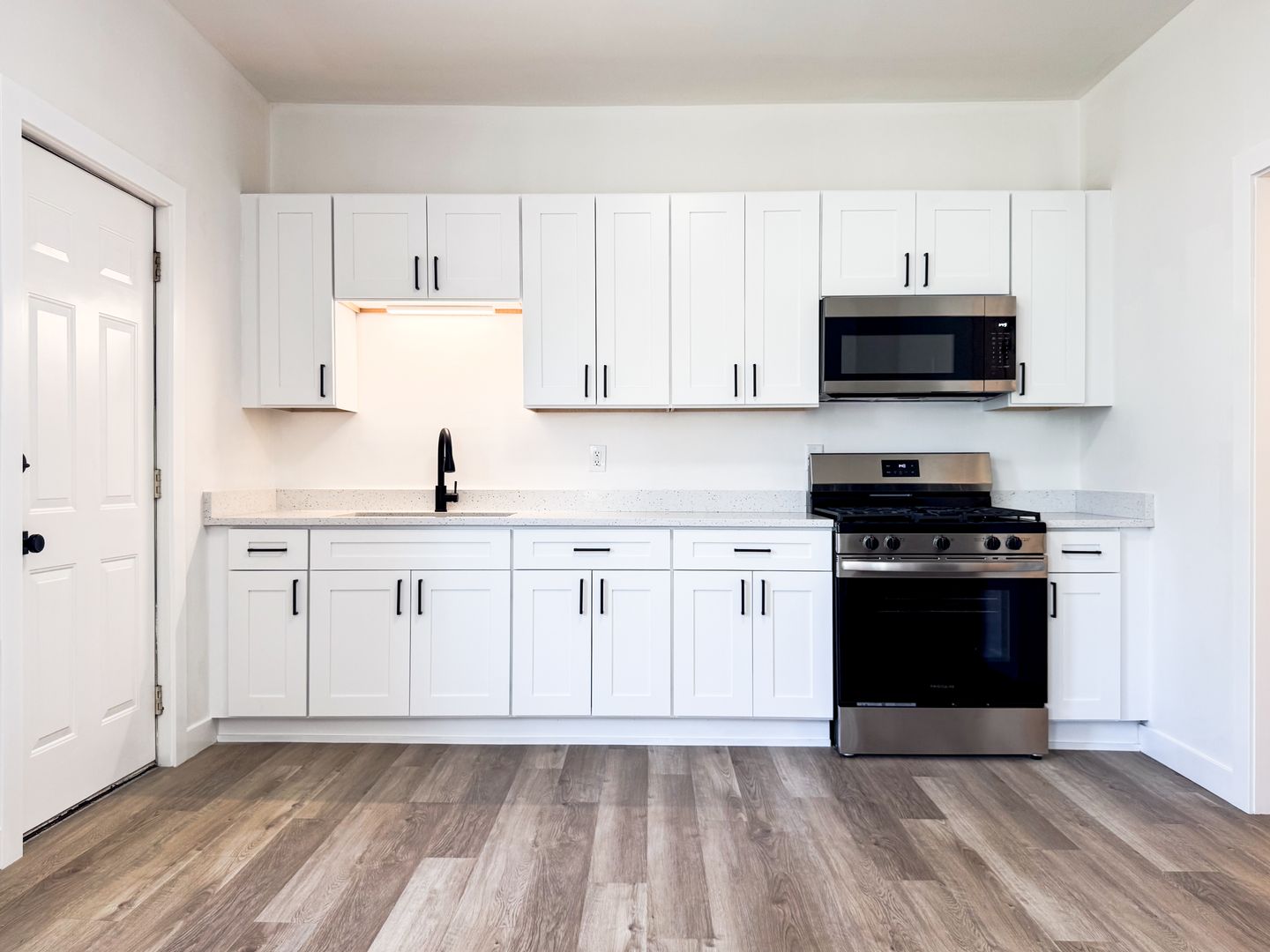 Racine Apartment: 1746 Chatham St