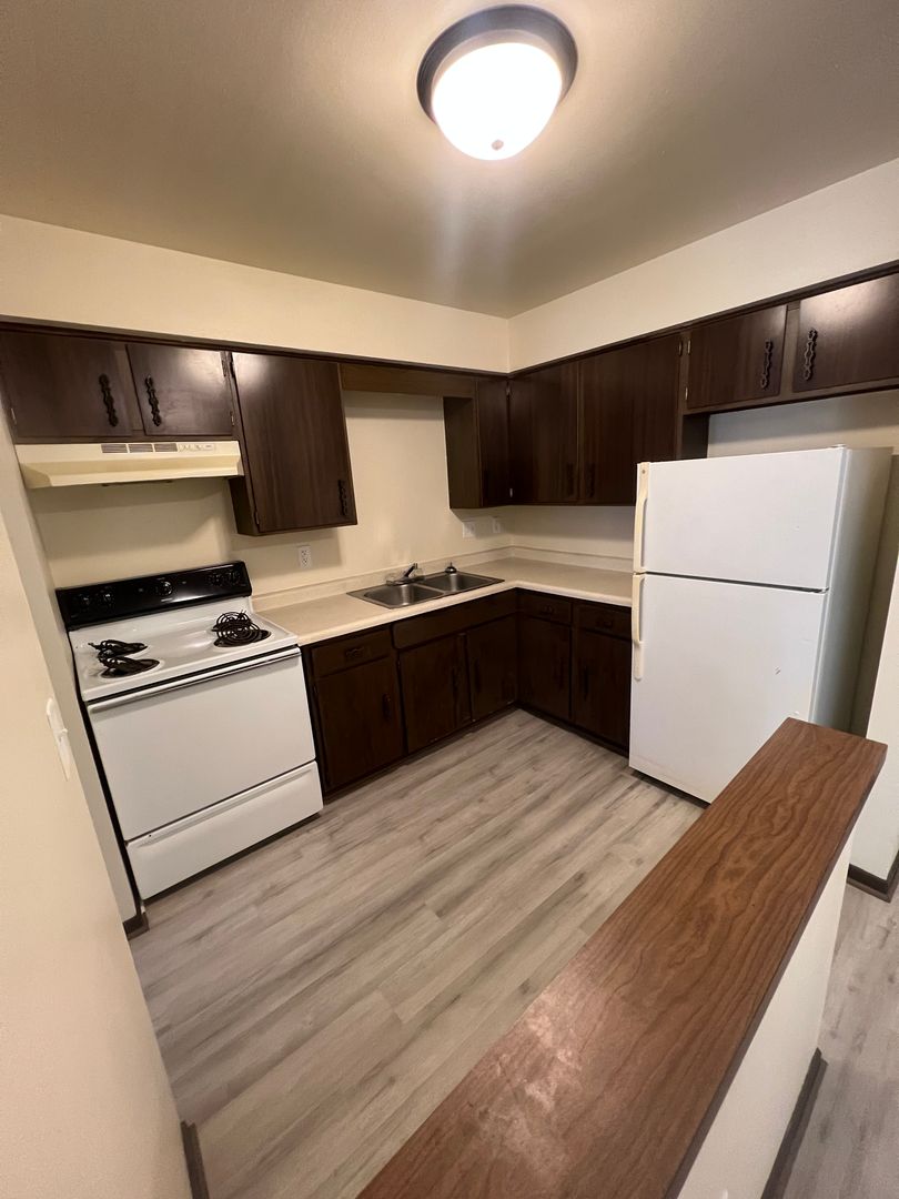Racine Apartment: 5021 Byrd Ave.