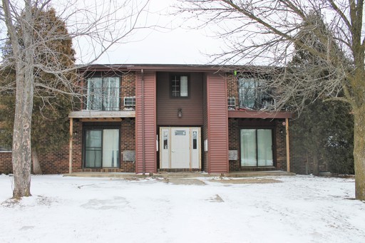 Racine Apartment: 1851 Roosevelt Ave.