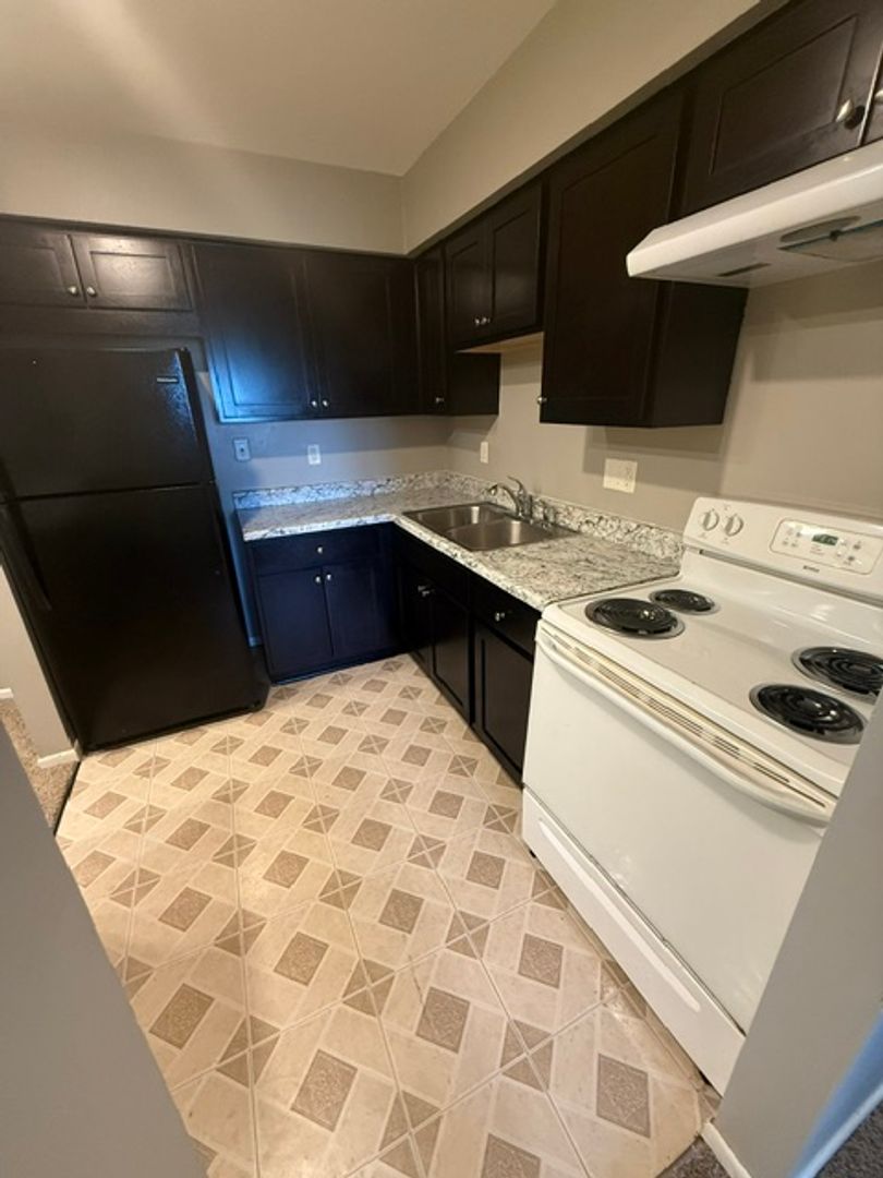 Racine Apartment: 5021 Byrd Ave.