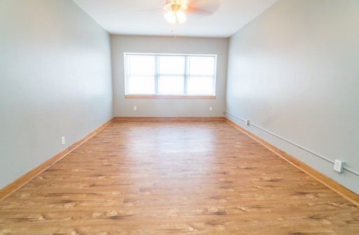 *HUGE Upper 2 Bd~ – photo 1