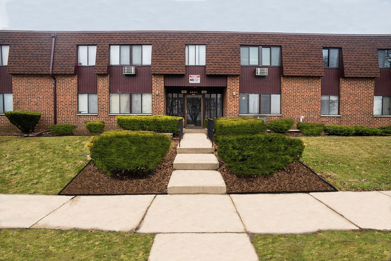 Racine Apartment: 5021 Byrd Ave.