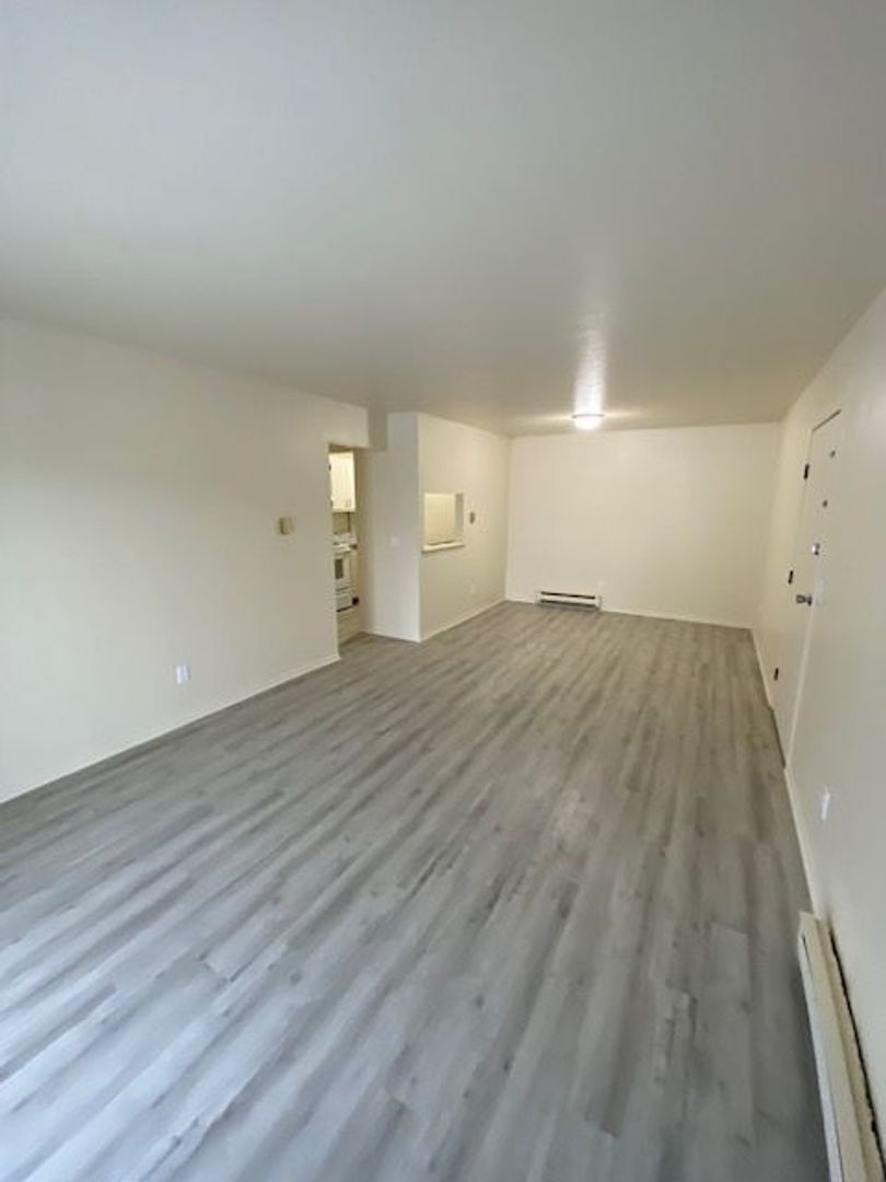 Racine Apartment: 2518 Northwestern Ave.