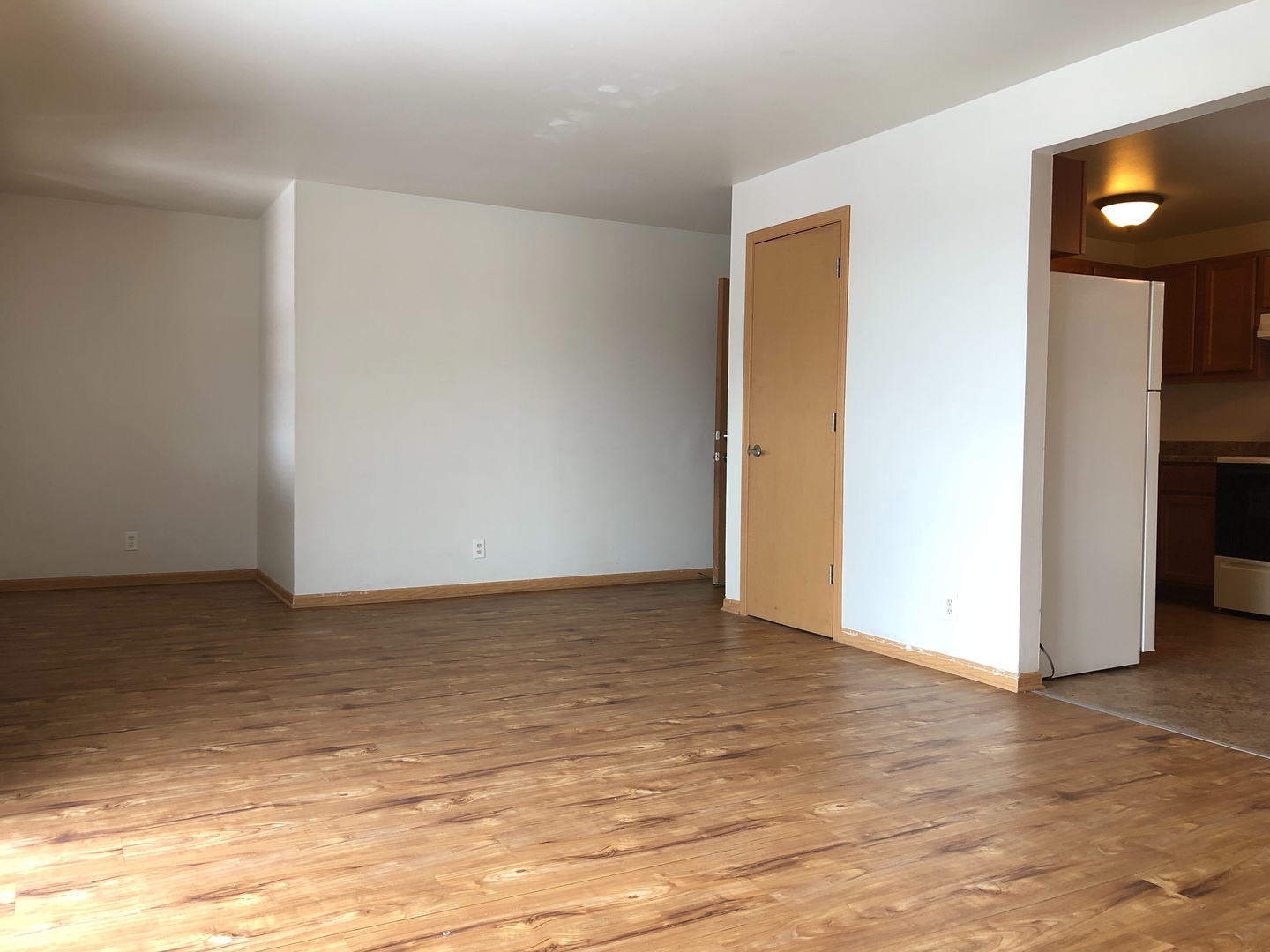 Racine Apartment: 1857 Roosevelt Ave.