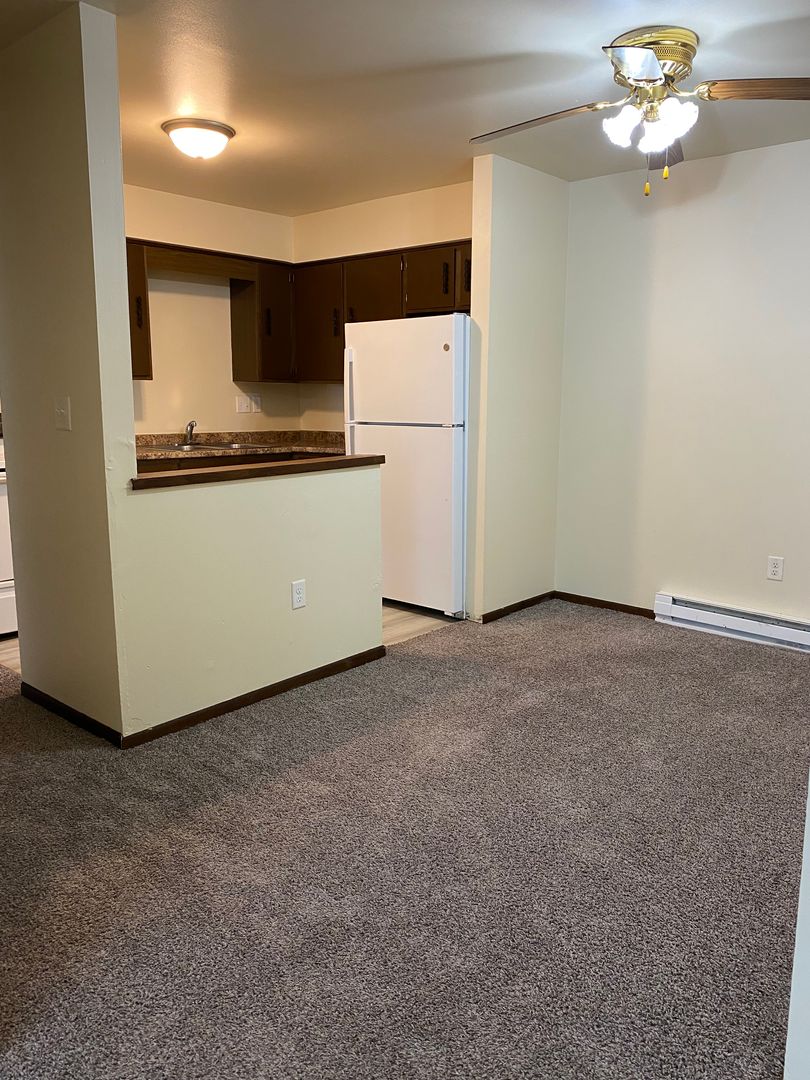 Racine Apartment: 5021 Byrd Ave.