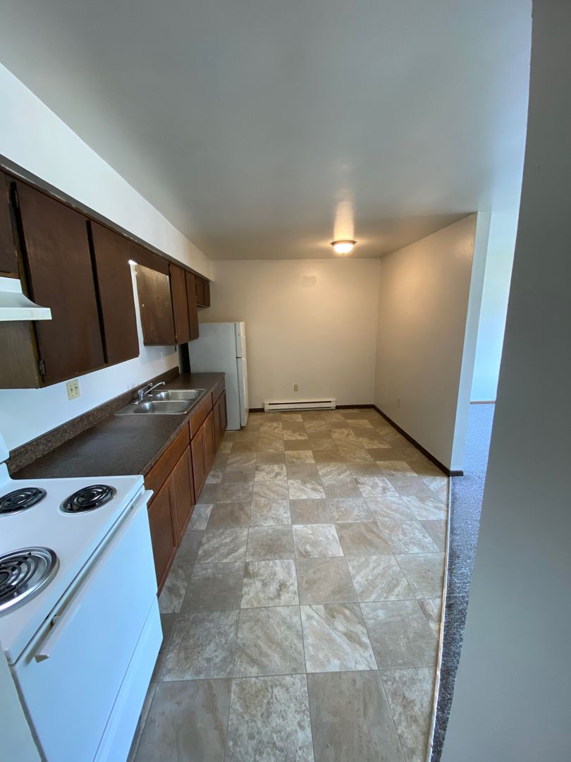 Racine Apartment: 5021 Byrd Ave.