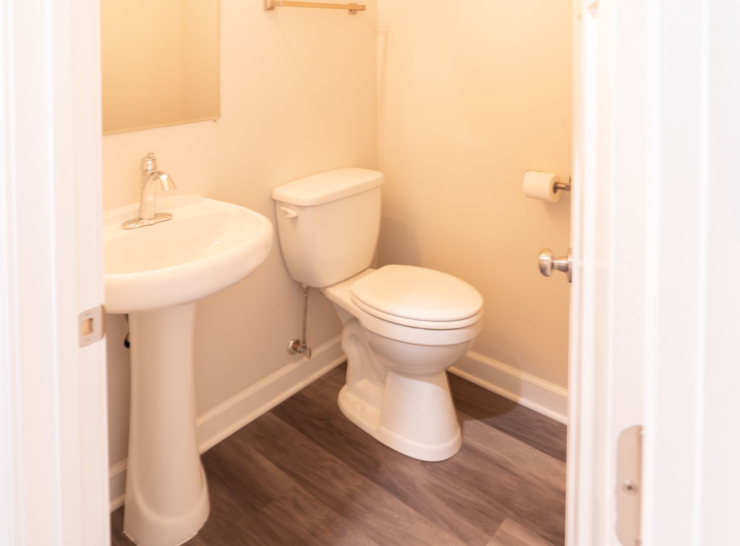 Kenosha Apartment: 812 50th St