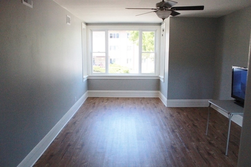 INCOME RESTRICTIONS APPLY Updated 2 Bedroom Apartments for Rent – photo 1