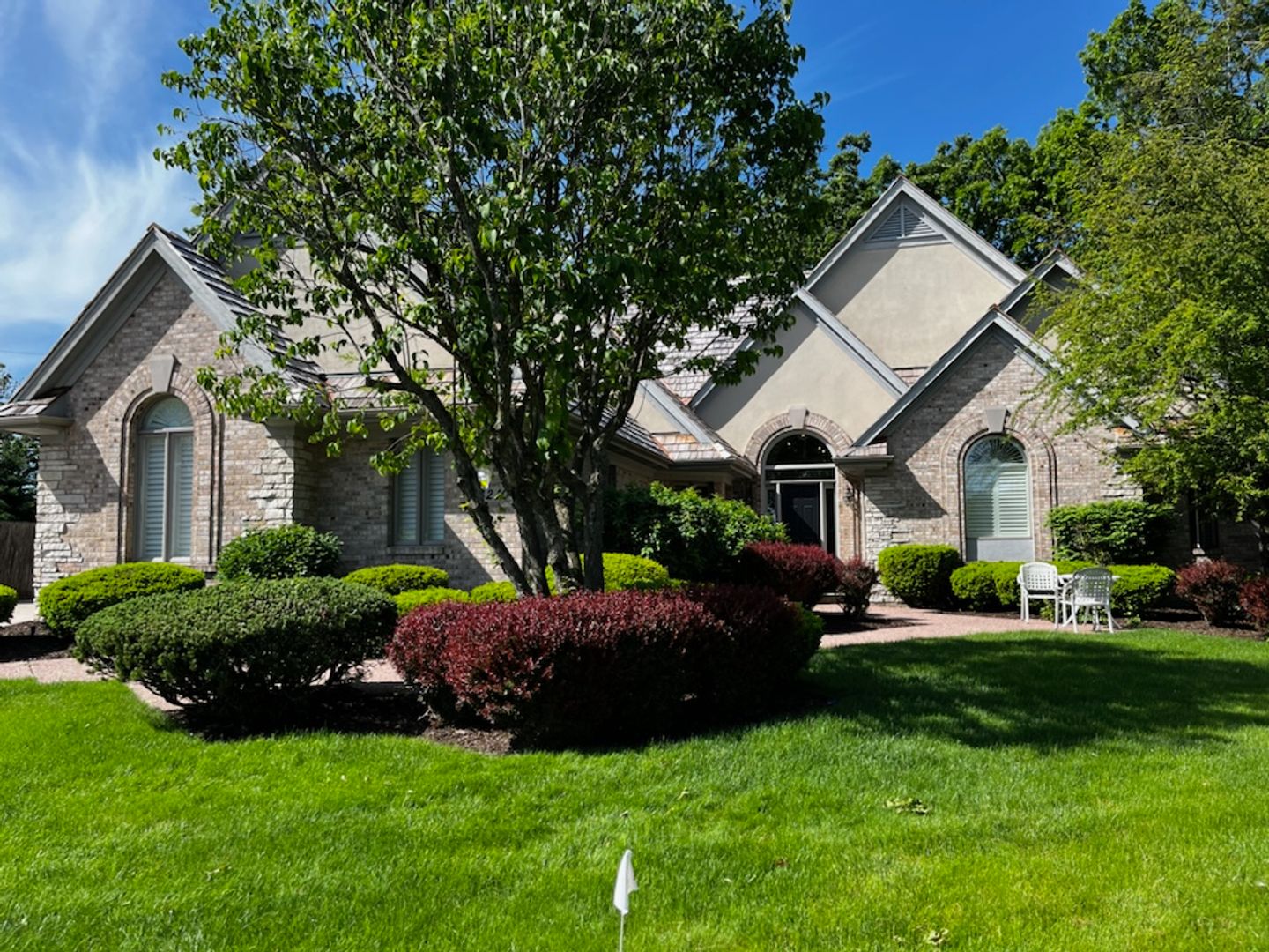 Stunning Custom Built Home with ALL Utilities Included!!